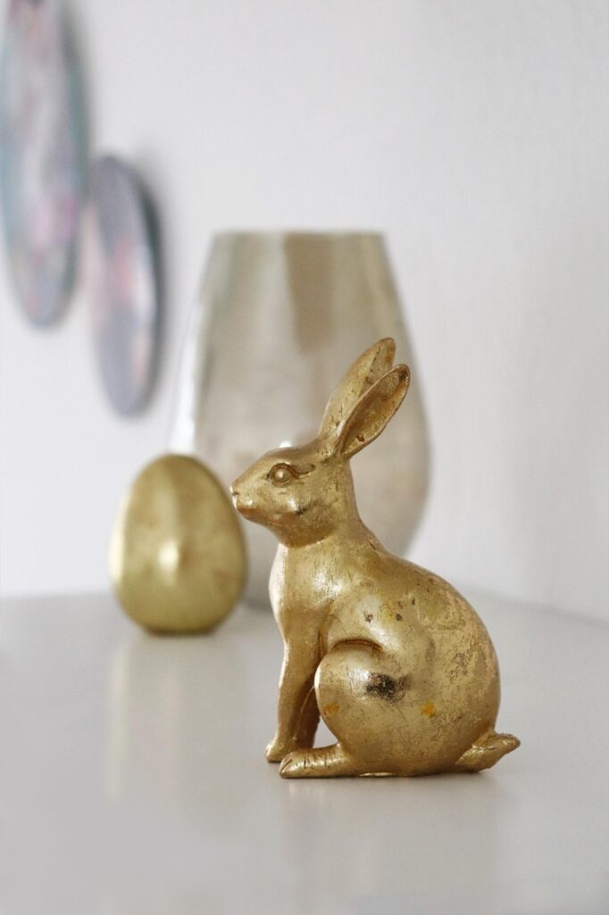 g8ae6f937bb88d5c31fcb59933207abcc775720dcdfe01b08a3c2e07937ca30d2107b0fe20ab07e2575194f0ff186ea695ce3f333ddbdb24b2c254658f728f733_1280-7875499 rabbit, egg, easter bunny, easter, decoration, easter decoration, easter egg, gold, easter, easter, easter, easter, easter